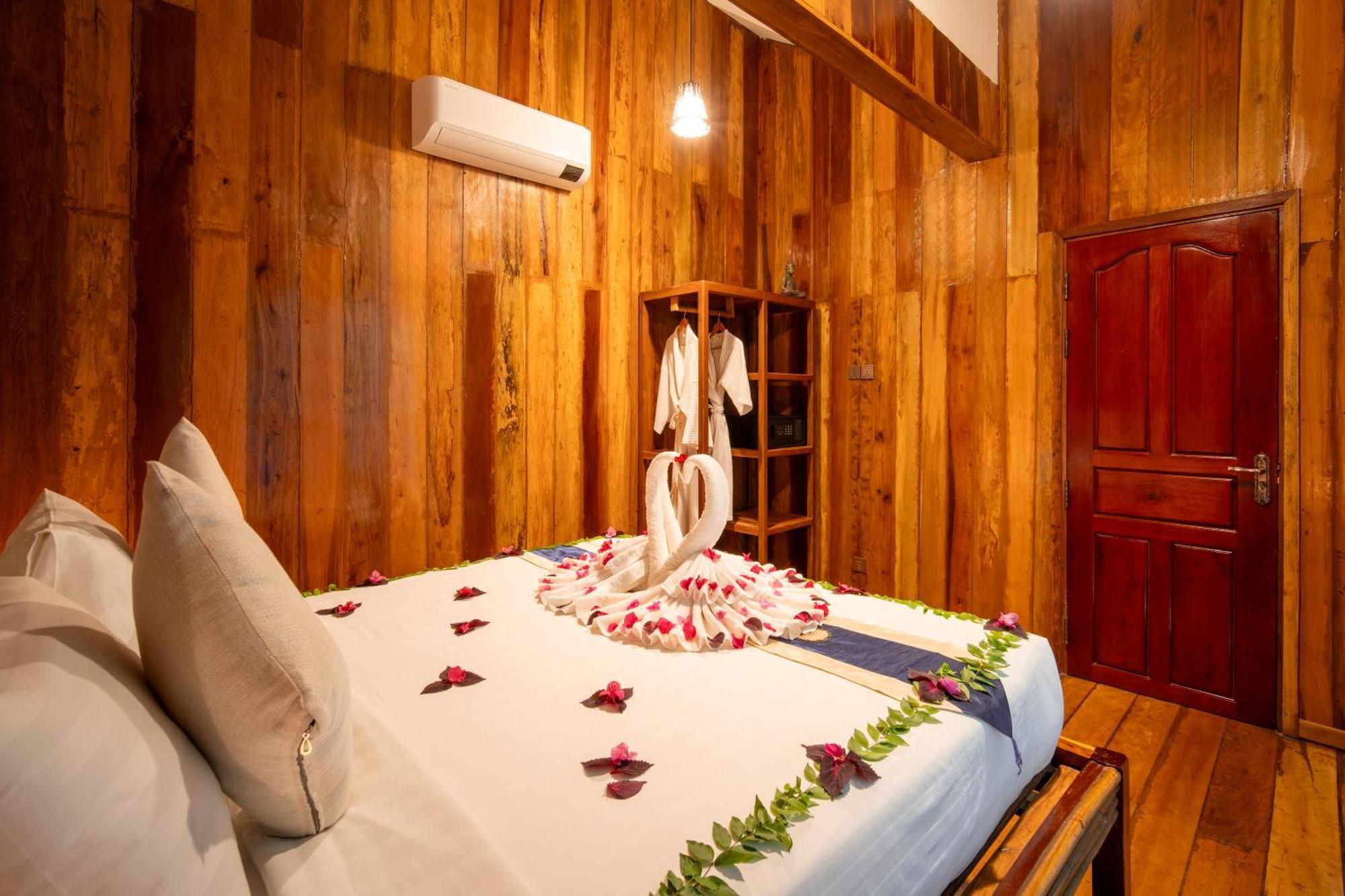 Authentic Khmer Village Resort Siem Reap Exterior photo