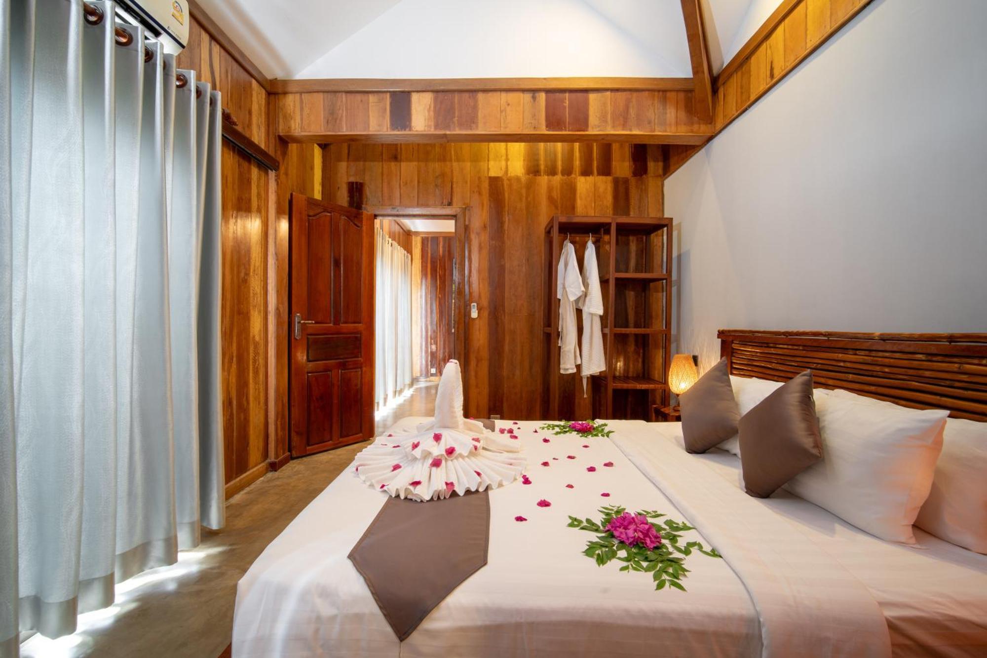 Authentic Khmer Village Resort Siem Reap Exterior photo